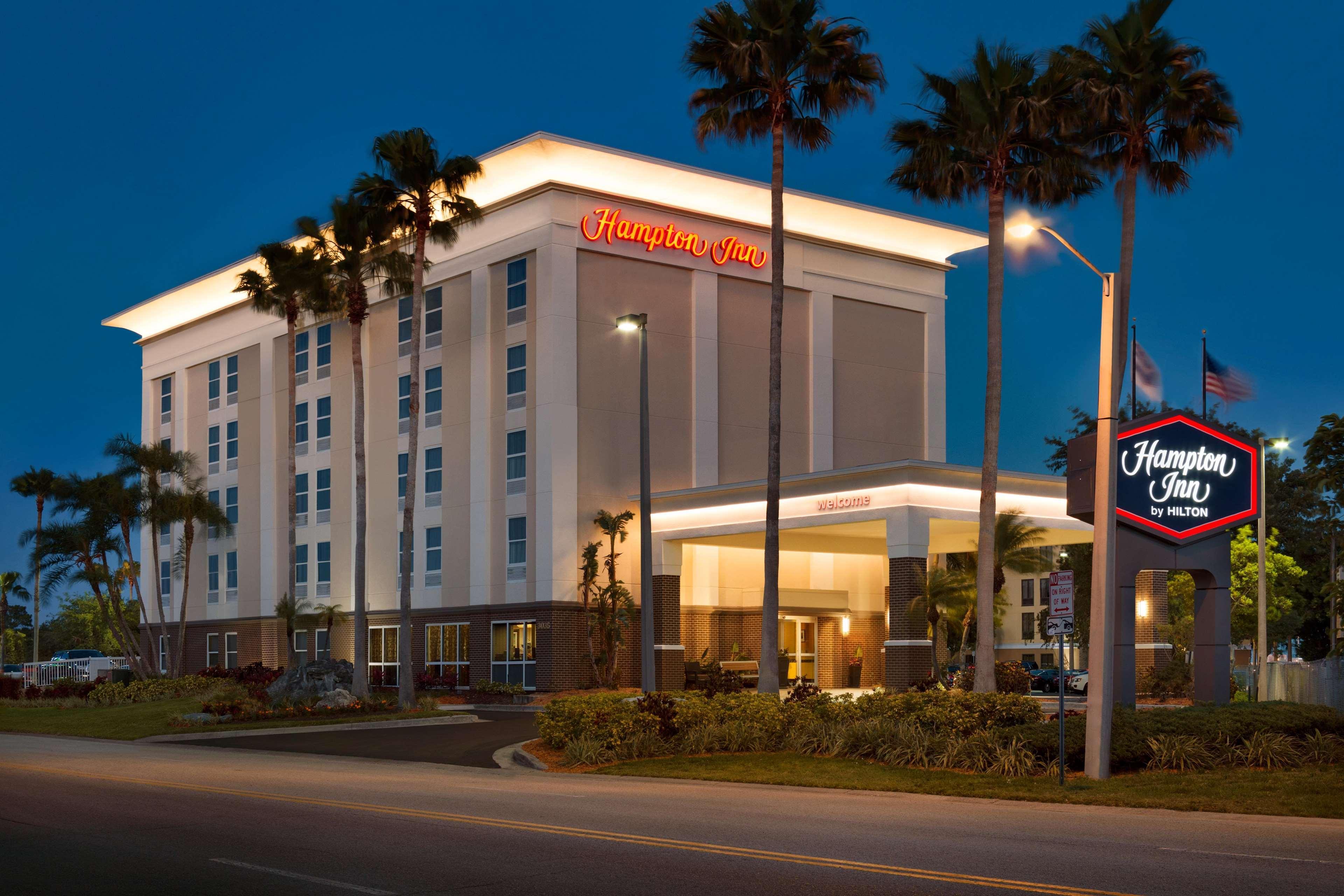 Hampton Inn Tampa-Rocky Point Exterior foto